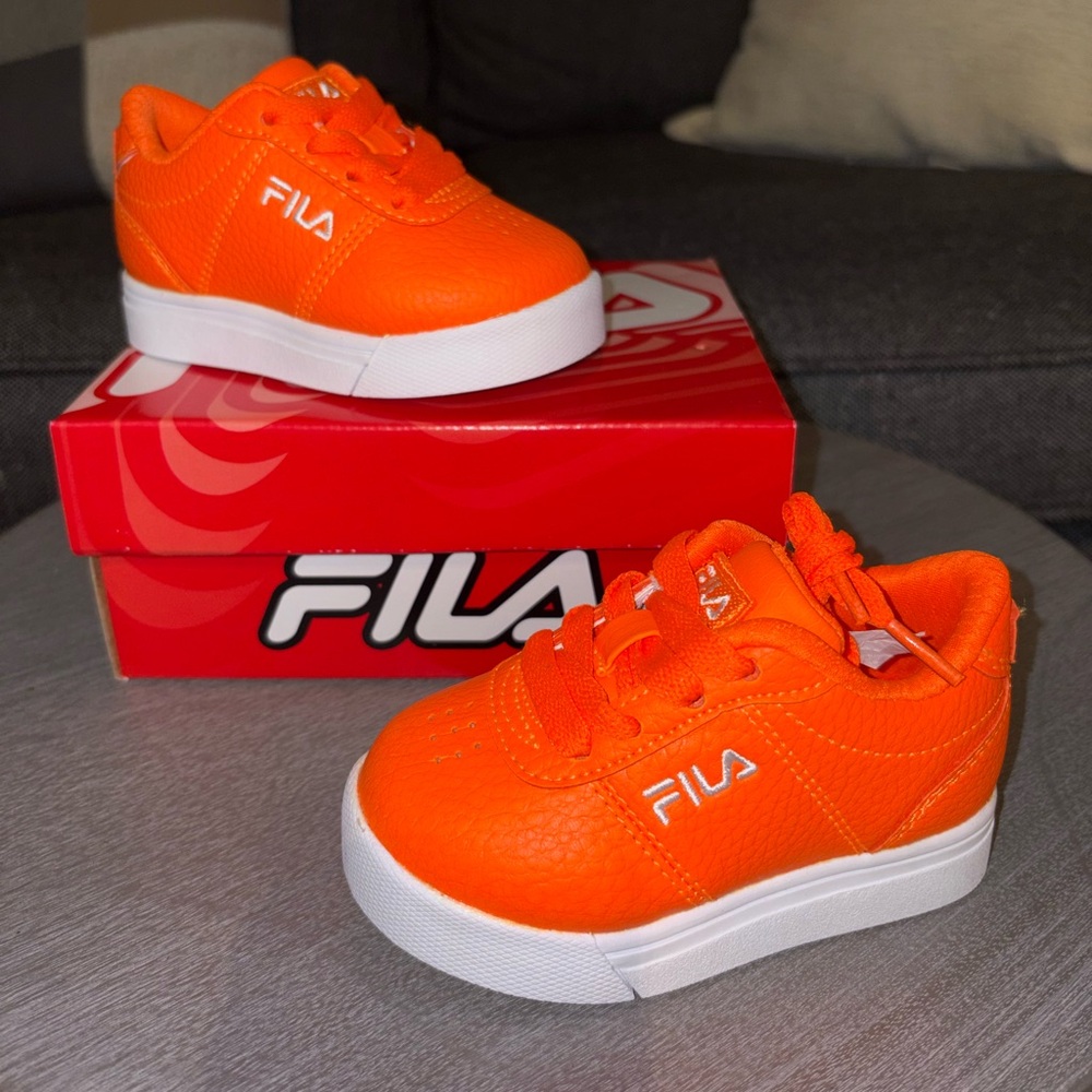 *NWT* FILA Kids’ Bright Orange Sneakers - sz5 (P10)